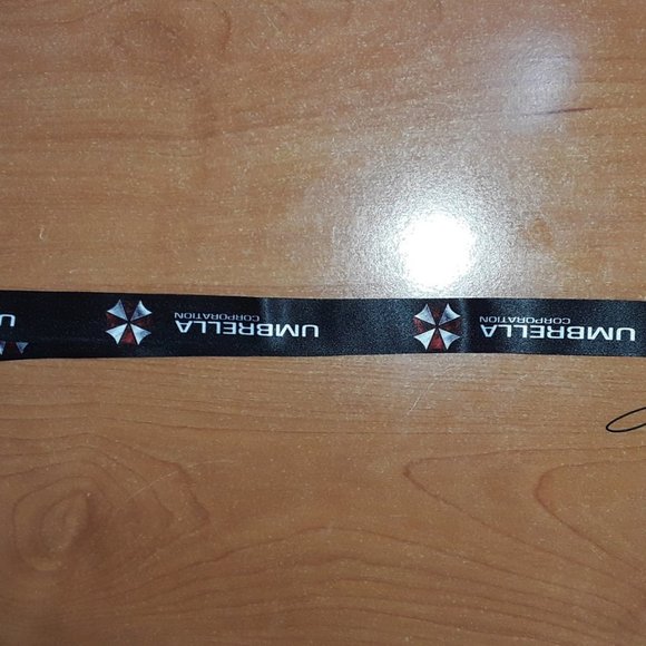 PS4 Game Resident Evil Umbrella Logo Lanyard - Picture 5 of 7